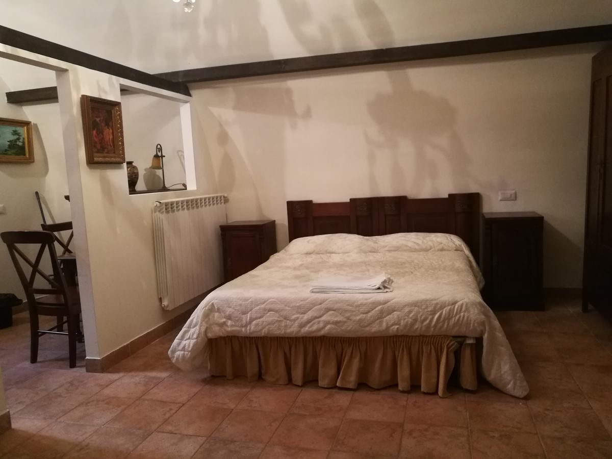 Legacy Bed & Breakfast Sulmona Bagian luar foto