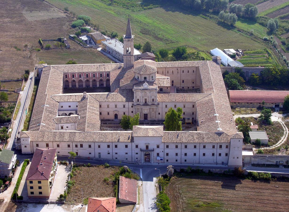 Legacy Bed & Breakfast Sulmona Bagian luar foto